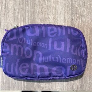 Lululemon atomic purple/petrol purple belt bag 1L